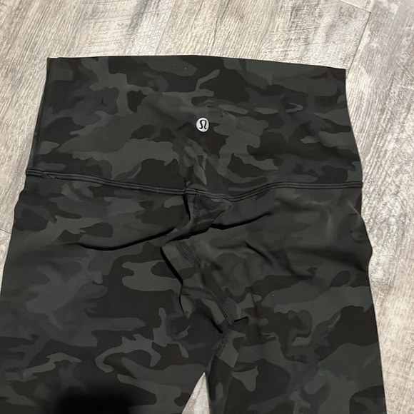 Lululemon Align High-Rise Pant 25” in Camo ❤️😊 - Picture 4 of 5